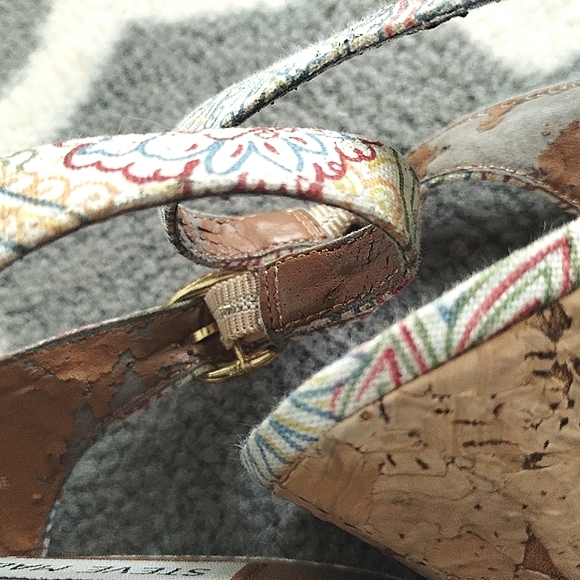 Steve Madden "Crest" Floral Paisley Peep Toe Cork Wede Sandals - Picture 15 of 16